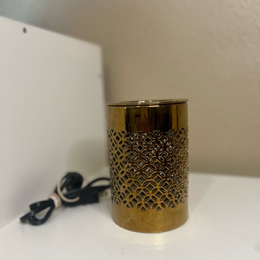 Vintage Gold Lattice Ceramic Electric Wax Warmer ✨